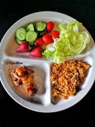 Suku suku separuh ni sebenarnya adalah satu konsep dalam panduan pinggan sihat malaysia yang dihasilkan sebagai alat komunikasi yang lebih berkesan untuk menterjemahkan saranan daripada panduan diet malaysia dan piramid makanan untuk membantu rakyat malaysia mengamalkan tabiat. Hot Promo Diet Plate Pinggan Diet Plastic Pinggan For Diet Part Separuh Diet Shopee Singapore