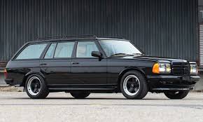 Der Mercedes 500 Te Amg Der Auf Der Techno Classica 2019 Essen Unter Den Hammer Kommt Ist Ein Absolute Mercedes Kombi Oldtimer Autos Kaufen Oldtimer Mercedes