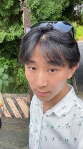 Native Indonesian and English speaker seeking language practice