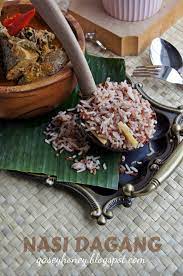 Grains of red and fragrant rice steamed with fenugreek, ginger and shallots and served with various gulais. Nasi Dagang Qasey Honey