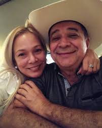 Amenamente celebrando el cumpleaños de mi amigo Jairo Montoya en Don  Julián, junto a mi colega @luissilvacantante y mi hermano @neneco71. Un  abrazo mi gente.