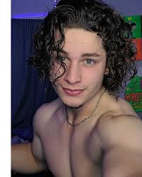 Swipe right to see a cute Sid the sloth😁🤣 My posts can't always be about  working out or what I've put my body through🤣 #fyp #workout #work #abs  #gymbro #gym #20kgoal #trendingnow #