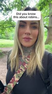 Discover Fascinating Robin Winter Behavior