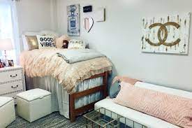 7 Swanky Smu Dorm Room Makeovers D Magazine Dorm Room Decor College Dorm Room Decor Room Makeover
