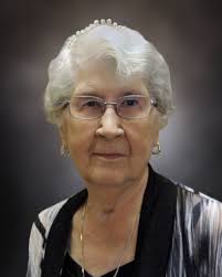 Mme Eva Denis, (née Lalande) de Rockland, native de Fournier, Ontario, est  décédée le jeudi 26 décembre 2024, à l'aube de son anniversaire de  naissance le 27 décembre 1928, à l'âge de