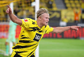 Our erling haaland biography tells you facts about his childhood story, early life, parents, family, siblings (astor and gabrielle), girlfriend/wife to be, lifestyle, personal life and net worth. Bvb Profi Erling Haaland Wie Ein Orkan In Bundesliga