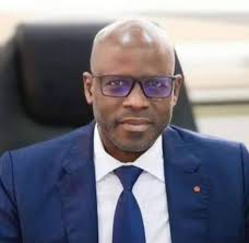 Parlons-en: qu'est-ce qui pousse des directeurs d'école à donner le CM2 à  des enseignants sans matricule?