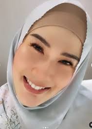 Mualaf Sejak 2017, Begini 10 Potret Stevie Agnecya Mantan Samuel Rizal  Cantik Berhijab
