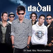Ada 20 lagu cinta yang tersakiti klik salah satu untuk download lagu. Bpm And Key For Cinta Bersemi Kembali By Dadali Tempo For Cinta Bersemi Kembali Songbpm Com