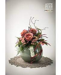 Il prodotto nell'immagine è nel formato medio. Composizione Floreale Con Rose E Orchidee Rosa Piccola Composizioni Floreali Composizioni Floreali Moderne Composizione Di Fiori In Vaso