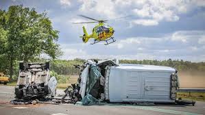 Bij het ongeluk van gisteravond op de n34 bij borger zijn drie inwoners van drenthe omgekomen en een uit overijssel. Traumahelikopter Bij Ernstig Ongeval Op N34 Video Drentsnieuws Nl