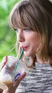 Taylor Swift's Street Style