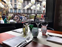 Due di città bassa, l'osteria tre gobbi di via broseta e l'ambulatorio gastronomico dei fratelli benigni (in via san tomaso nei pressi dell'accademia carrara), e due di città alta, la tana di. 4 Ristoranti A Bergamo Secondo Mangiare Da Dio