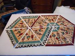 60 Degree Border Fabric To Make A Sweet Table Runner Quilted Table Toppers Table Runner Pattern Fabric Table Runner