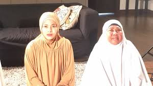 Karena dengan hidayah itulah manusia bisa hidup mulia dan selamat di dunia dan di akhirat. Hidayah Itu Milik Ilahi Sensasi Selebriti