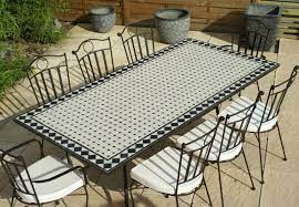 Réalisée avec de véritables tuiles en céramique, avec un pied en fer forgé et avec un cœur de plateau étudié afin d'avoir un poids plus maniable que les modèles d'antan, notre collection de tables de jardin en. Table Jardin Mosaique Rectangle 200cm Ceramique Blanche Et Ses Losanges En Ardoise Table Jardin Mosaique