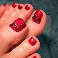 With summer winding down, we can't help but shudder at all of the distress we've put our feet through this season. Beautiful Toe Nail Art Ideas To Try Naildesignsjournal Com Toe Nails Toe Nail Art Red Toenails