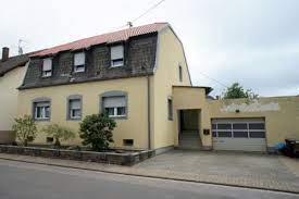 Es steht zum verkauf nahe der grenze zu luxemburg ein 1990 gebautes einfamilienhaus mit gehobener ausstattung am ende einer straße in bevorzugter wohnlage. Haus Merzig Kaufen Homebooster