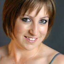 Lisa Dakin's Instagram, Twitter & Facebook