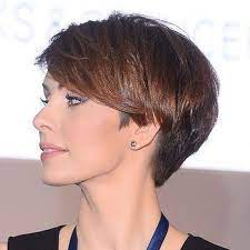 Scalati, sfilati, con ciuffo lungo, rasature e frangia, ecco i tagli capelli corti 2022 primavera estate di tendenza in 130 immagini e idee. Capelli Corti Con Ciuffo Laterale Il Look Dell Estate 2020 Capellistyle