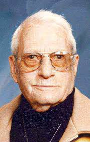 Robert Dingle's Instagram, Twitter & Facebook