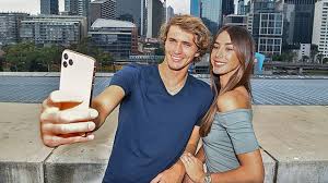 Model brenda patea announced she has given birth to a baby girl, but there's no word on whether the new arrival with help. Alexander Zverev Ex Freundin Brenda Patea Schliesst Sorgerecht Fur Gemeinsames Baby Aus Sport Mix Bild De