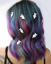 Halloween is creeping up on us, and that means it's time to start putting together some ideas for your costume. Halloween Hairstyle Ideas For Minimalists Popsugar Beauty
