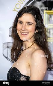 Sara Connell's Instagram, Twitter & Facebook