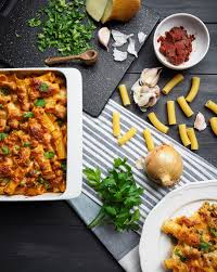 Rezept Fur Rigatoni Al Forno Mit Salsiccia Und Scamorza Kase Einfaches Rezept Perfektes Abendessen Rigatoni Rezepte Essensrezepte