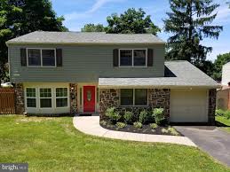 2204 Oakwyn Rd Lafayette Hill Pa 19444 Zillow Zillow Lafayette Hills