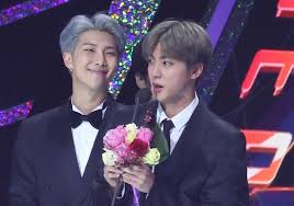 Your hands a river gesture | namjin. F3lixies Ar Twitter Namjoon Looking At Jin Like He S His Entire World A Thread Https T Co 4oyohrxwoz Twitter