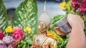 สงกรานต์สืบทอดมาแต่โบราณคู่กับตรุษ จึงเรียกรวมกันว่า ประเพณีตรุษสงกรานต์ หมายถึง ส่งท้ายปีเก่าต้อนรับปีใหม่ เดิมวันที่. à¸§à¸˜ à¸ª à¸‡à¹à¸™à¸§à¸›à¸ à¸š à¸• à¸ªà¸‡à¸à¸£à¸²à¸™à¸• à¸› 63