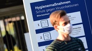In niedersachsen können die bürger sogar darauf hoffen, dass sie nach pfingsten ohne maske die landesregierung will die maskenpflicht im einzelhandel in regionen mit einer stabilen. Coronavirus Und Maskenpflicht Mit Mundschutz Im Auto Das Kann Teuer Werden Politik Inland Bild De
