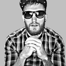 Listen to playlists featuring Sesion remember discoteca hook (torrevieja)  (by dj martin) (12092002)by song (MAKINAMANIA.COM) by megustatinaturner  online for free