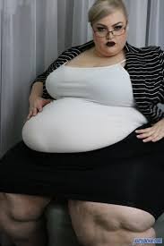 Juicy Jackie's seductive allure revealed