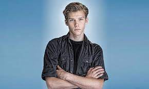 Ahead, we will also know about julian cullen dating, affairs, marriage, birthday, body measurements, wiki, facts, and much more. Julian Cullen Height Weight Net Worth Age Birthday Wikipedia Who Instagram Biography Tg Time
