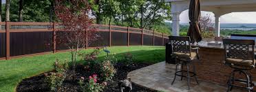 Pvc Vinyl Fence 35 Colors And 5 Woodgrains Illusions Vinyl Fence