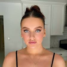 Stefanie Fritz's Instagram, Twitter & Facebook