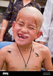 Head shave kids Banque de photographies et d'images à haute résolution