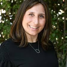 Esther Mayer's Instagram, Twitter & Facebook