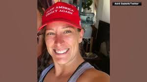 Erika Holm's Instagram, Twitter & Facebook