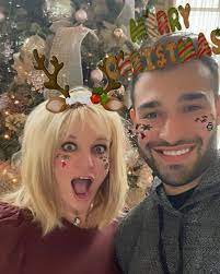 Despite a rocky romantic past, britney spears' love life has seemed downright idyllic since 2016 thanks to boyfriend sam asghari. Britney Spears Reunites With Boyfriend Sam Asghari After His Covid Battle As Her Kids Spend Holidays With Their Dad
