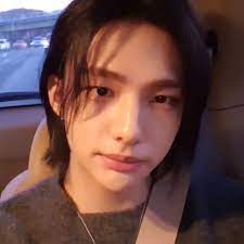 Hyunjin Vlive 09 01 21 In 2021 Black Hair Jpop Kids
