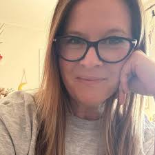 Ok Masters, lookin for help ❤️🌱 I bought this basil about 8 years ago and  each year it returns in the same pot and healthy as can be. Stays outside  all year.