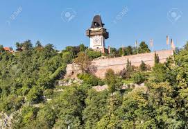 Das grazer bergland ist ein mittelgebirge nördlich der steirischen landeshauptstadt graz (österreich). Schlossberg Oder Burgberg Berg Mit Alten Uhrturm Uhrturm In Graz Osterreich Lizenzfreie Fotos Bilder Und Stock Fotografie Image 57217231