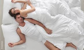 Mach was zu essen und komm nackt. Zu Viel Schlaf Wann Ist Viel Schlaf Zu Viel Bett1 De
