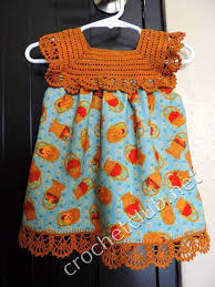 Patry Polverini Adli Kullanicinin Croche Com Tecido Panosundaki Pin Cocuk Giyim Bebek Elbise Modelleri Sirin Elbiseler