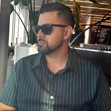 I looked up apartments for rent in Venice beach under 5k and I found 3…  what is going