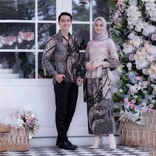Terkhusus wanita, mungkin kamu juga mengalami, hal hal ini karena, kamu harus memilih tampilan yang sesuai keinginan, seperti cantik, anggun, mempesona, glamor, kekinian, atau yang lainnya. Harga Baju Couple Kondangan Terbaik Batik Kebaya Pakaian Wanita Juni 2021 Shopee Indonesia