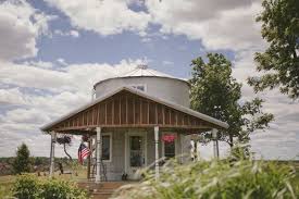 The rocky point cabins in sulphur, oklahoma is family owned and operated. Cabins With Hot Tubs In Oklahoma Cabins For Rent
